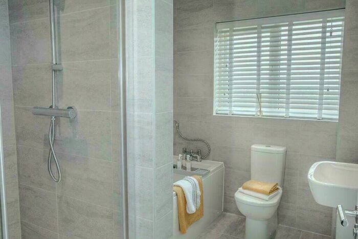 4 Bedroom Detached House For Sale In Manchester Road Heywood, OL10