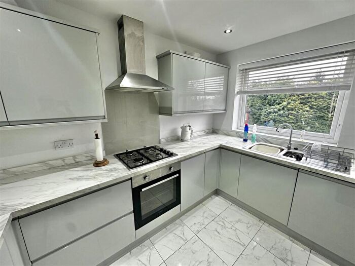 2 Bedroom Flat To Rent In Northbrook Road, Shirley, Solihull, B90