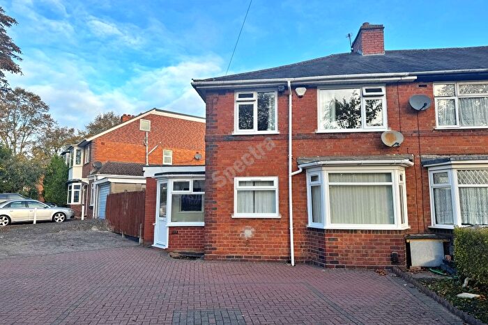 3 Bedroom Semi-detached House To Rent In Shaftmoor Lane, Hall Green, Birmingham, B28
