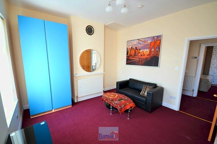 1 Bedroom Flat To Rent In Kensington Road, Earlsdon, Coventry, CV5