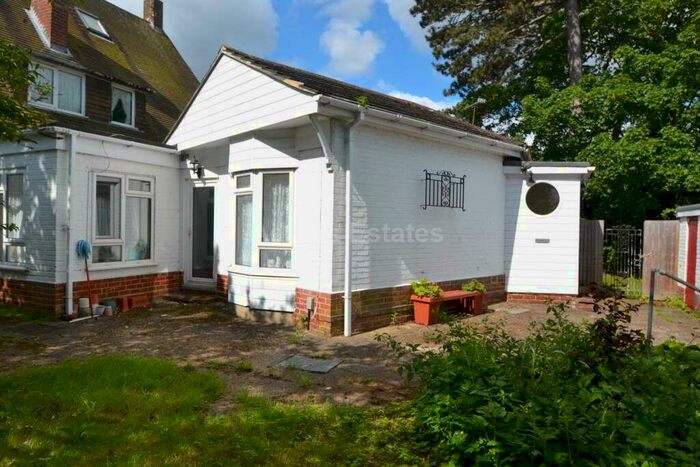 2 Bedroom Bungalow To Rent In Whitby Drive, Reading, RG1