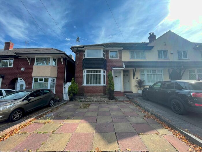 3 Bedroom Semi-Detached House To Rent In Walsall Road, West Bromwich, B71