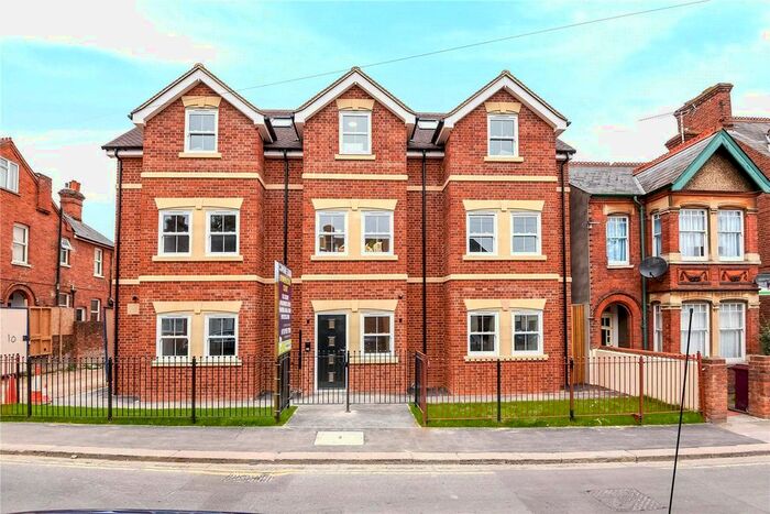 2 Bedroom Flat To Rent In Stonemasons Court, Prospect Street, Reading, Berkshire, RG1
