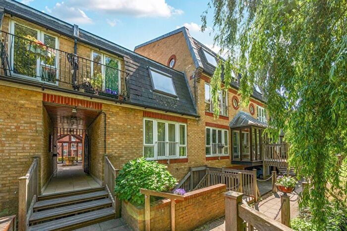1 Bedroom Flat For Sale In The Alders, West Wickham, BR4