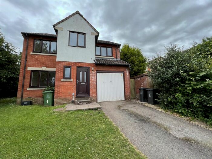 4 Bedroom Detached House To Rent In Greenaway, Wanborough, Swindon, SN4