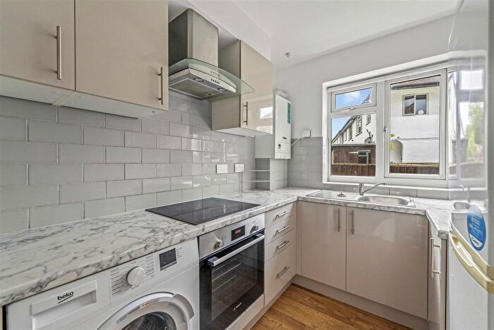 2 Bedroom Maisonette To Rent In St Johns Court, St Johns Road, TW7