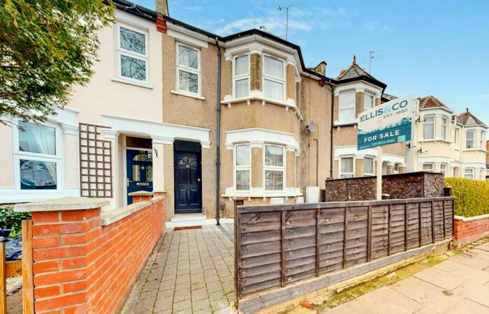 2 Bedroom Apartment To Rent In Hindes Road, Harrow, HA1