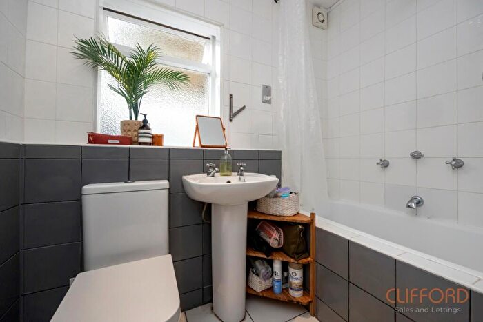 1 Bedroom Flat To Rent In Brunswick Place, Hove, BN3