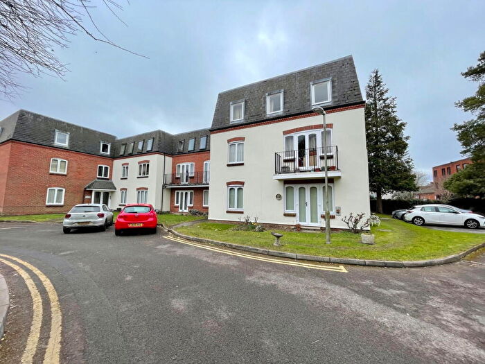1 Bedroom Flat To Rent In Victoria Gardens, Newbury, RG14