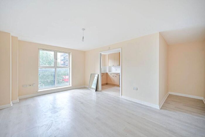 2 Bedroom Flat To Rent In Royal Quarter, Kingston, Kingston Upon Thames, KT2
