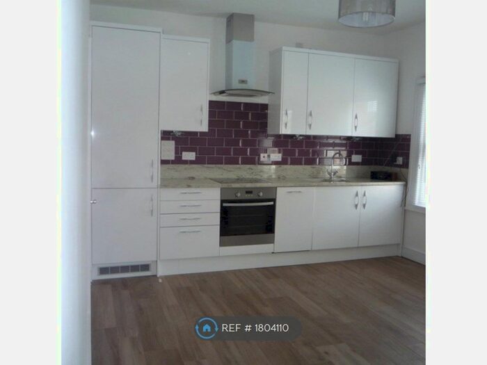 2 Bedroom Flat To Rent In Bawdale Road, East Dulwich, London, SE22