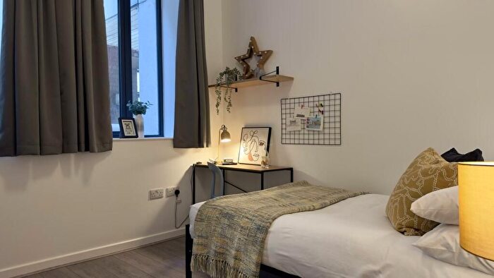 4 Bedroom Flat To Rent In China Street, Lancaster, LA1