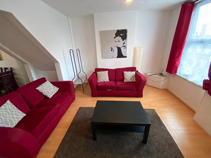 3 Bedroom House To Rent In Humber Road, Beeston, Nottingham, Nottinghamshire, NG9