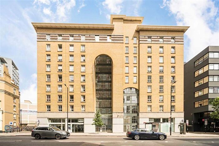 2 Bedroom Flat For Sale In Commercial Road, Whitechapel, E1