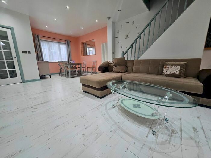 2 Bedroom Terraced House To Rent In Swanscombe Street, Swanscombe, DA10