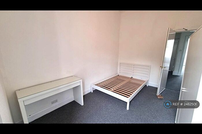 4 Bedroom Flat To Rent In Park Road, Glasgow, G4