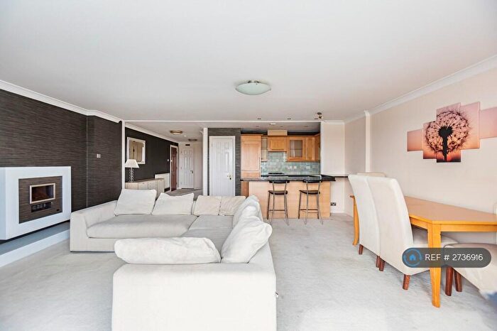 2 Bedroom Flat To Rent In Victoria Wharf, London, E14