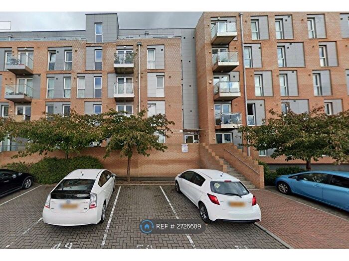 2 Bedroom Flat To Rent In Duke Court, Hounslow, TW3