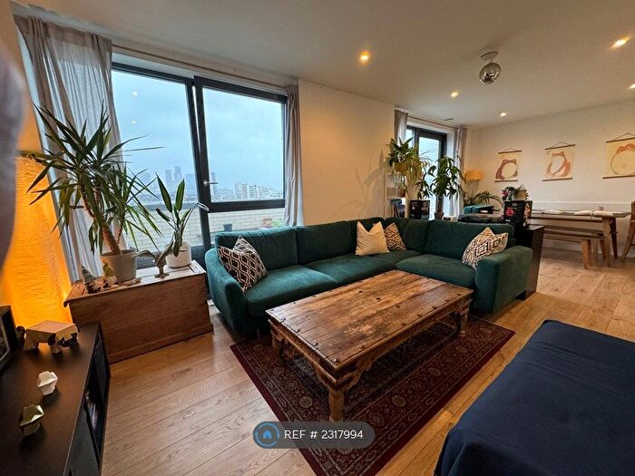 3 Bedroom Flat To Rent In St Pauls Way, London, E3