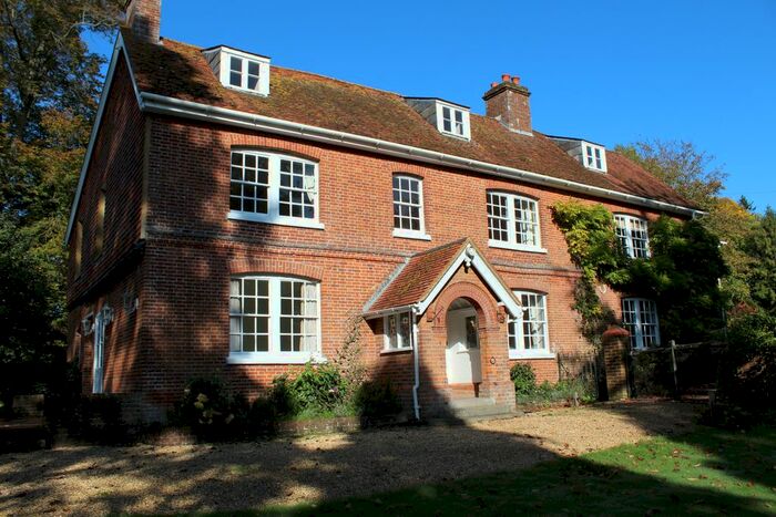 6 Bedroom Detached House To Rent In Greatbridge Road, Romsey, SO51