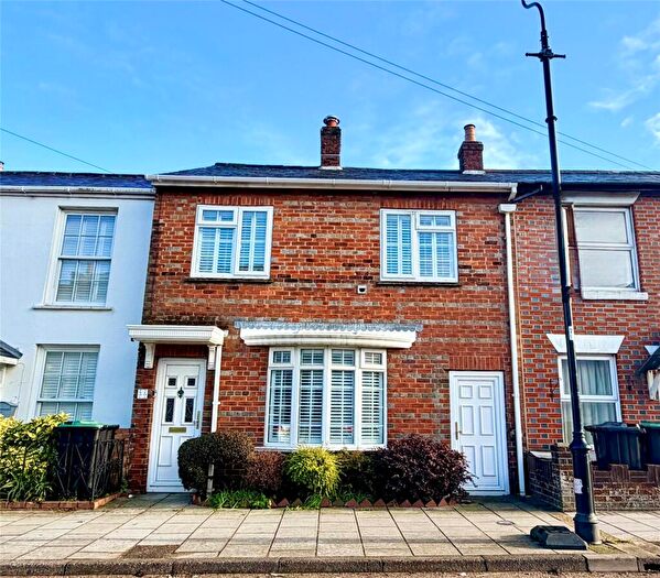 2 Bedroom Terraced House For Sale In Gosport Street, Lymington, Hampshire, SO41