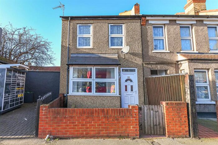 2 Bedroom End Of Terrace House To Rent In Fulbourne Road, Walthamstow, E17