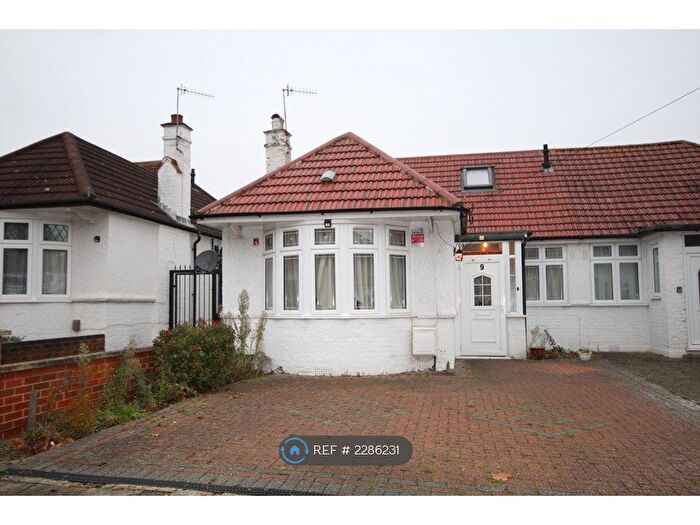 3 Bedroom Bungalow To Rent In Merton Road, Harrow, HA2