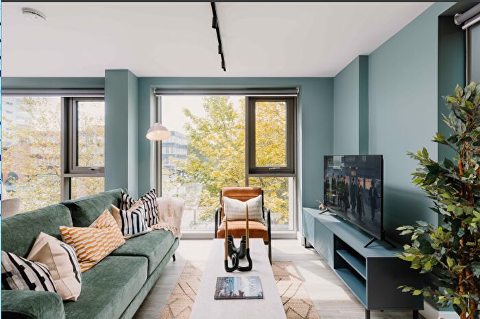 2 Bedroom Apartment To Rent In Loudon’s Yard, B16