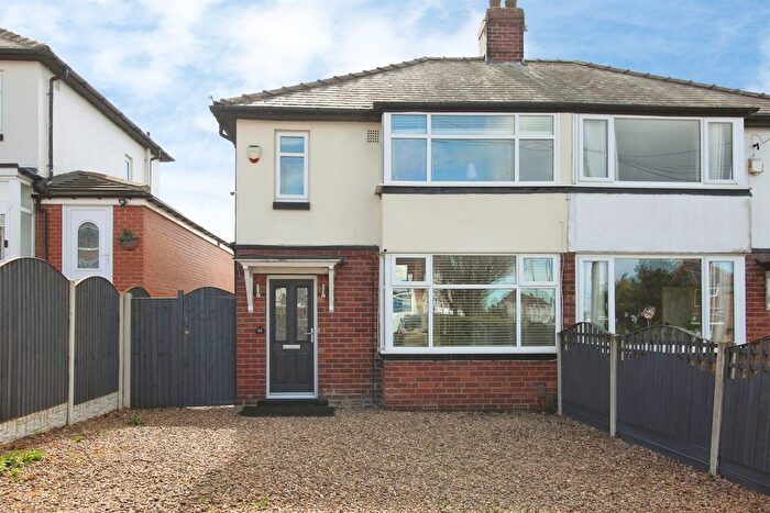 3 Bedroom Semi Detached House For Sale In Whitecote Hill, Leeds, LS13