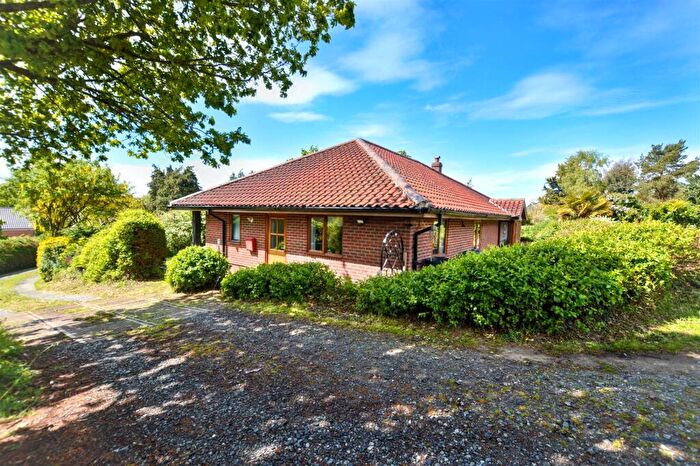 3 Bedroom Detached Bungalow For Sale In Thorpe Market Road, Roughton, Norwich, NR11