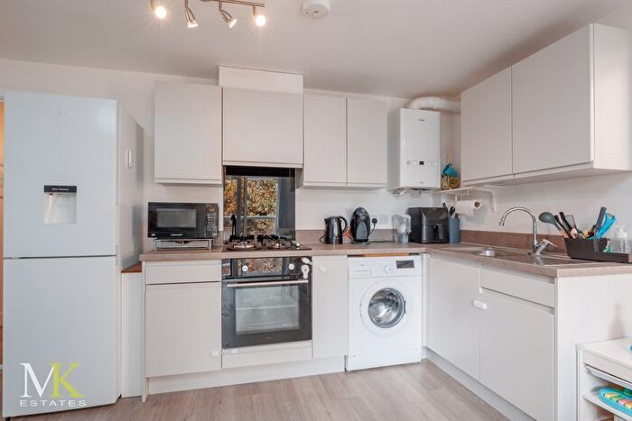 2 Bedroom Flat For Sale In Florence Road, Bournemouth, BH5