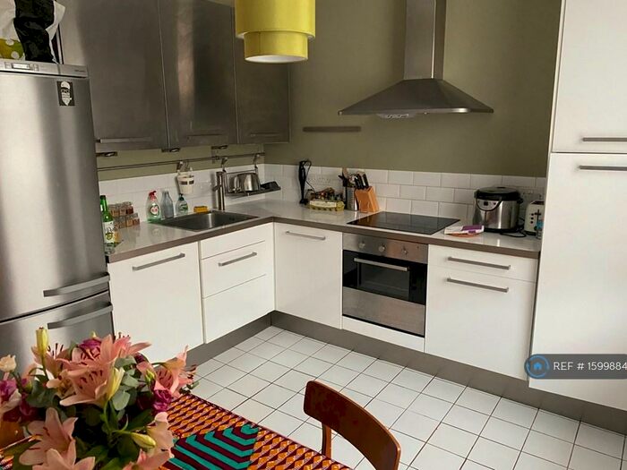 2 Bedroom Flat To Rent In Goldsmiths Row, London, E2