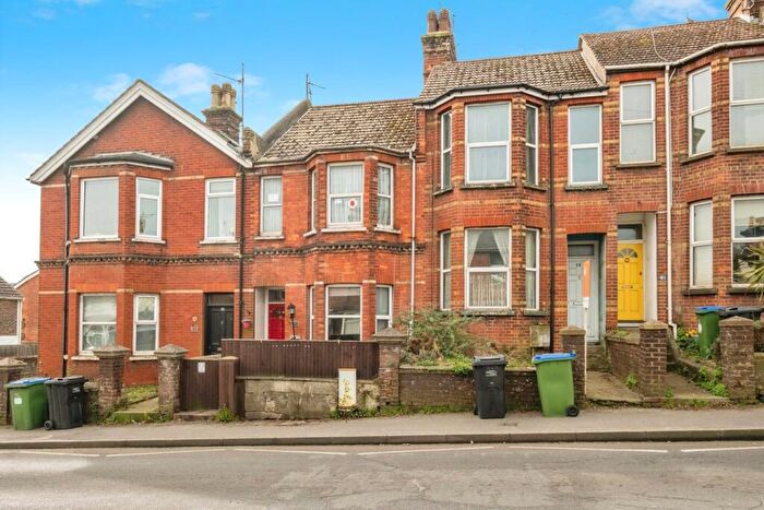 2 Bedroom Maisonette For Sale In Brighton Road, Newhaven, BN9