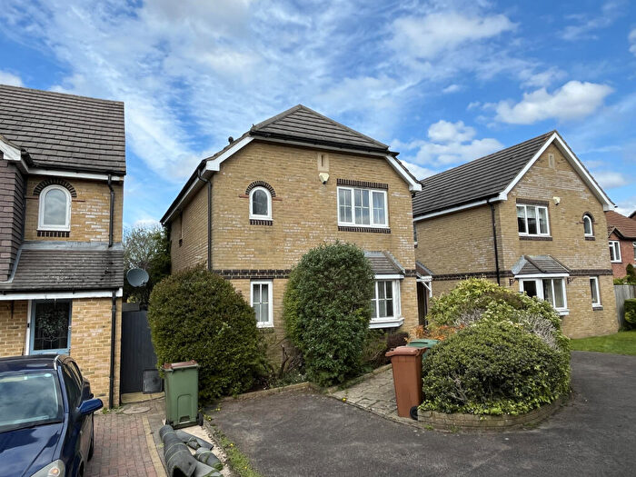 3 Bedroom Detached House For Sale In Bristow Road, Beddington, Croydon, Surrey, CR0