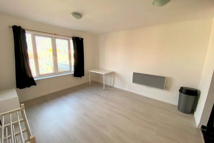 2 Bedroom Flat For Sale In Hever Hall, Conisbrough Keep, Coventry, CV1