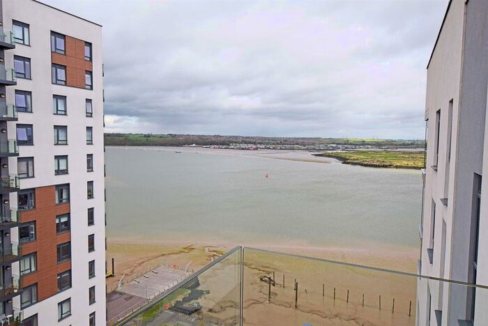 2 Bedroom Flat For Sale In Pegasus Way, Gillingham, ME7