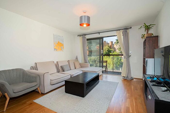 3 Bedroom Flat To Rent In Montaigne Close, Westminster, SW1P