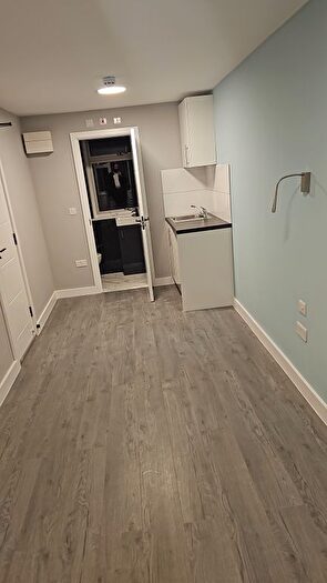 Studio To Rent In Harrow Road, Feltham, TW14
