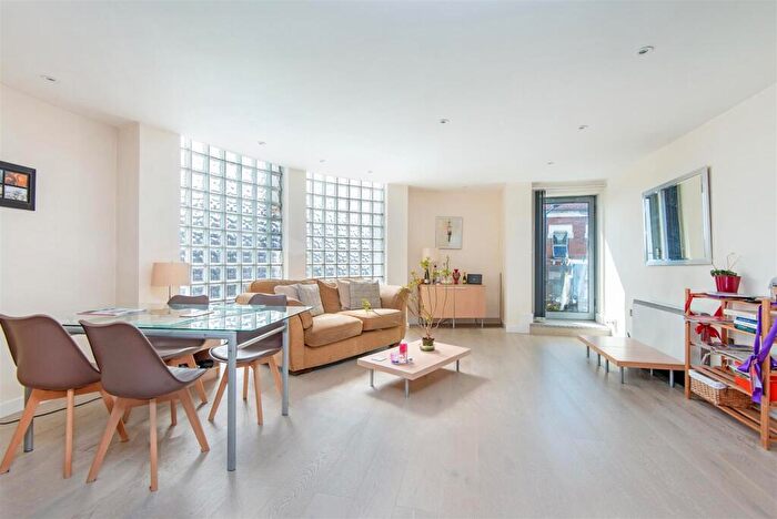 2 Bedroom Apartment To Rent In Willesden Lane, NW6