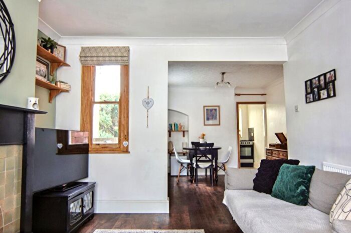 2 Bedroom Terraced House For Sale In Clinton Lane, Kenilworth, CV8