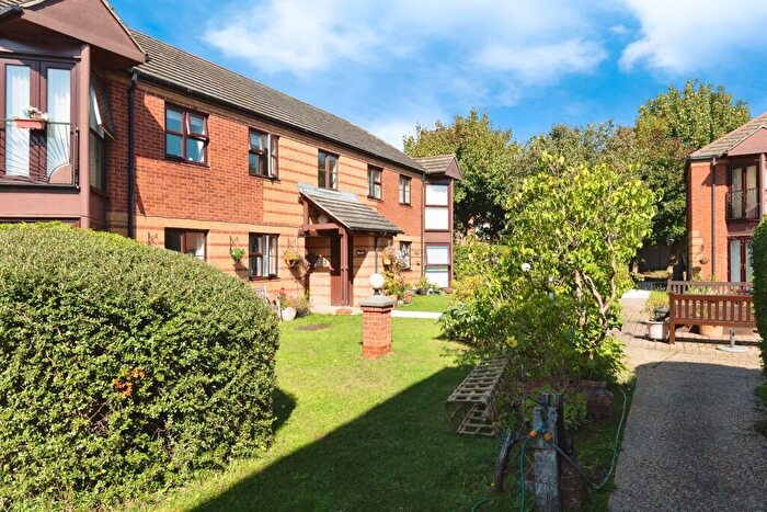 2 Bedroom Retirement Property For Sale In Roseacre Gardens, Welwyn Garden City, AL7