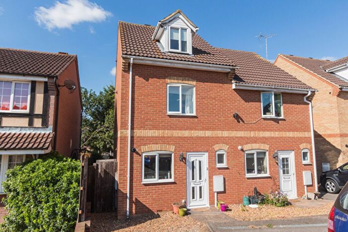 3 Bedroom End Of Terrace House To Rent In Spring Close, Irthlingborough, Wellingborough, NN9
