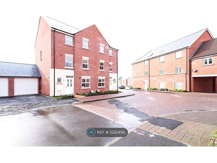 5 Bedroom Semi-Detached House To Rent In Holst Road, Swindon, SN25