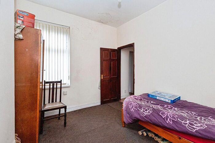 3 Bedroom Terraced House For Sale In Clitheroe Road, Manchester, Greater Manchester, M13
