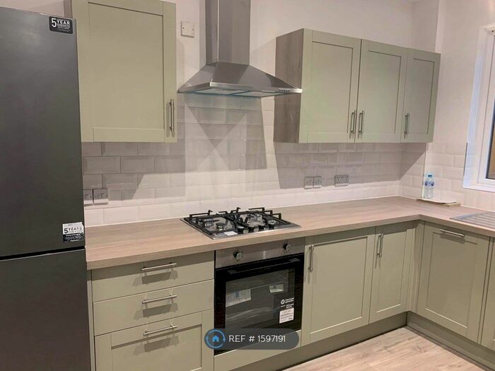 3 Bedroom Detached House To Rent In Edgehill Road, Bournemouth, BH9