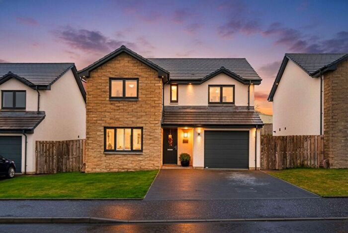 4 Bedroom Detached House For Sale In Sandpiper Common, Lesmahagow, ML11