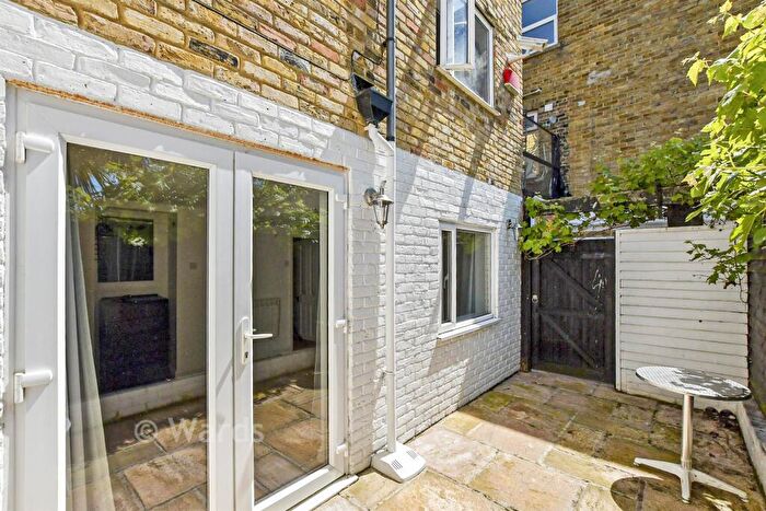 1 Bedroom Flat For Sale In Sweyn Road, Cliftonville, Margate, Kent, CT9