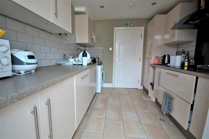 5 Bedroom Semi-Detached House To Rent In Langwood Close, Coventry, CV4