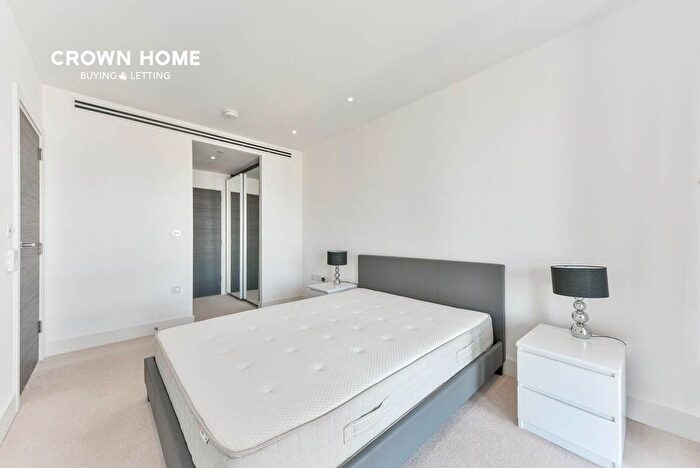 2 Bedroom Flat For Sale In Conquest Tower, Blackfriars Circus, SE1