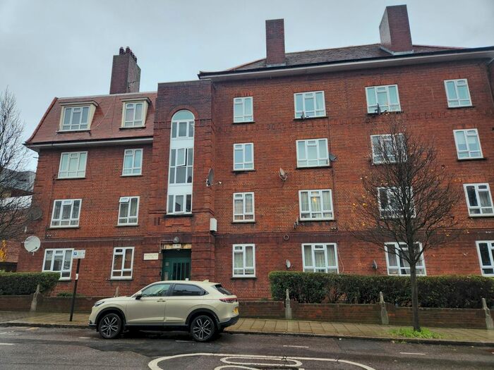 2 Bedroom Flat To Rent In Nelsons Row, London, SW4